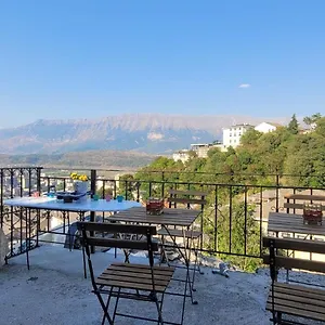 Emily , Gjirokastër Albanien